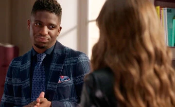 Эмили в Париже 1 сезон 6 серия смотреть онлайн!