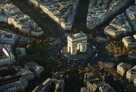 Превью сериала Эмили в Париже с 2020 года