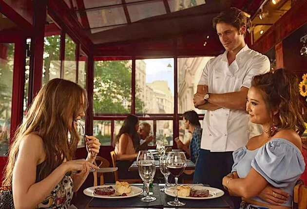 Кадры из сериала Эмили в Париже 2 сезон