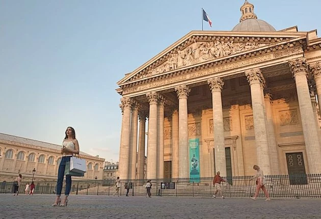 Кадры из сериала Эмили в Париже 2 сезон