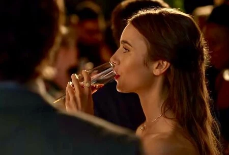 Превью сериала Эмили в Париже с 2020 года