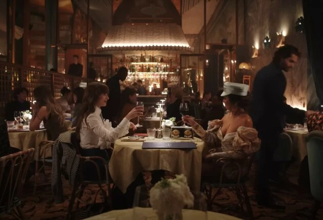 Кадры из сериала Эмили в Париже 4 сезон